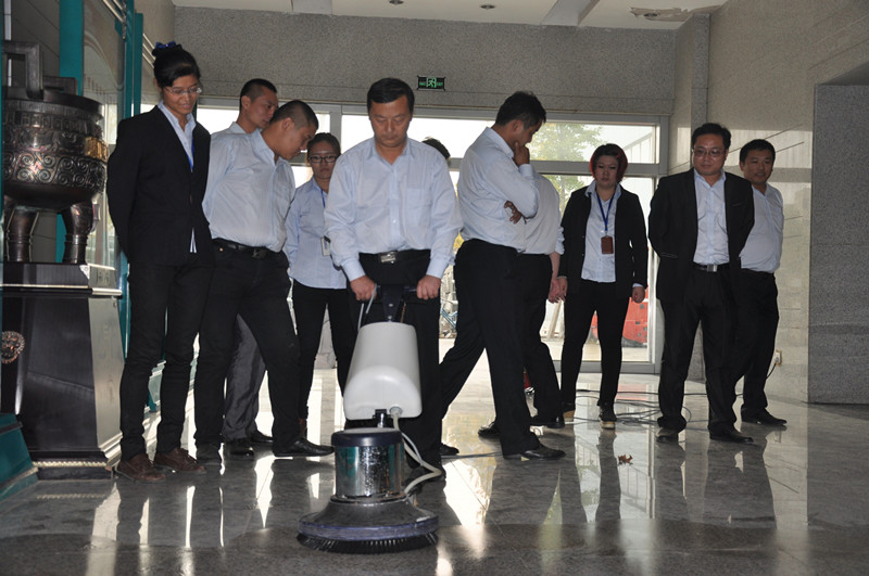 提升技能樹(shù)形象   強化服務(wù)鑄品牌