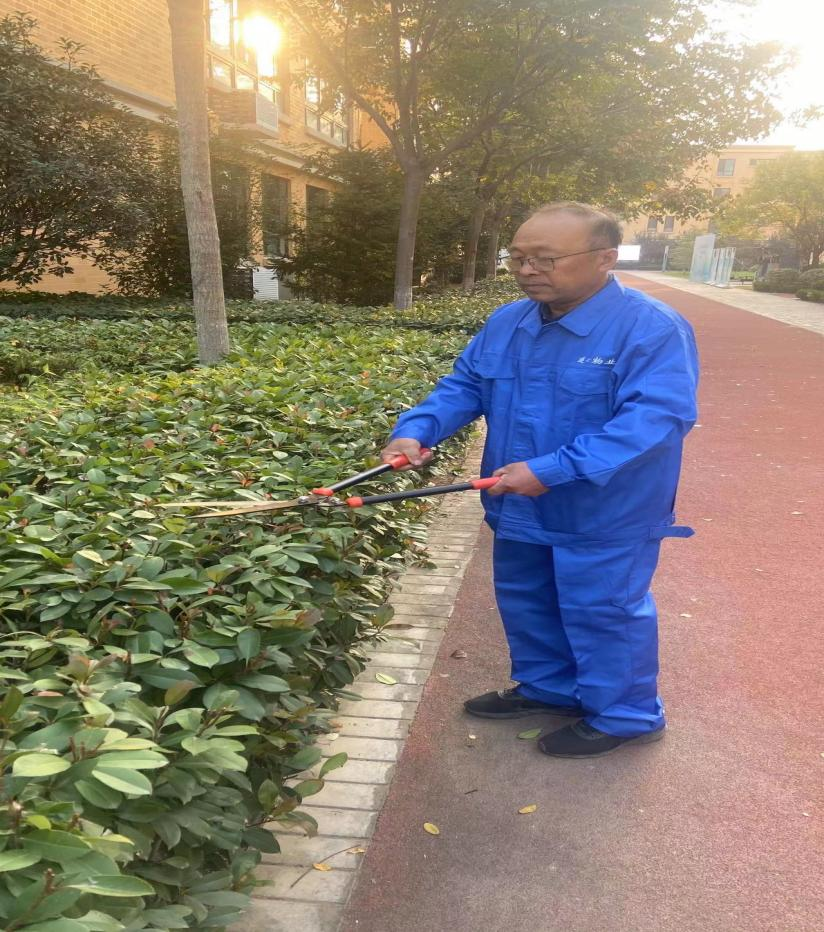 一名基層員工的榜樣 --記濟南連心物業(yè)駐外國語(yǔ)學(xué)校華山項目部李敬孟