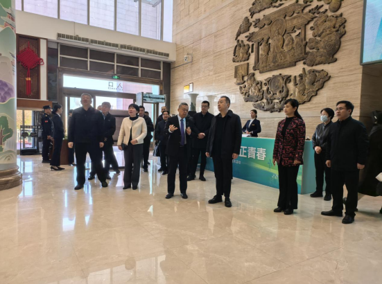 歷下區人大常委會(huì )蒞臨連心物業(yè)服務(wù)項目調研企業(yè)發(fā)展情況